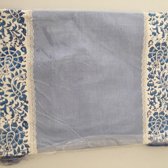 Tea party: high-class tea cup with saucer and linen napkins - Picture 6 of 9